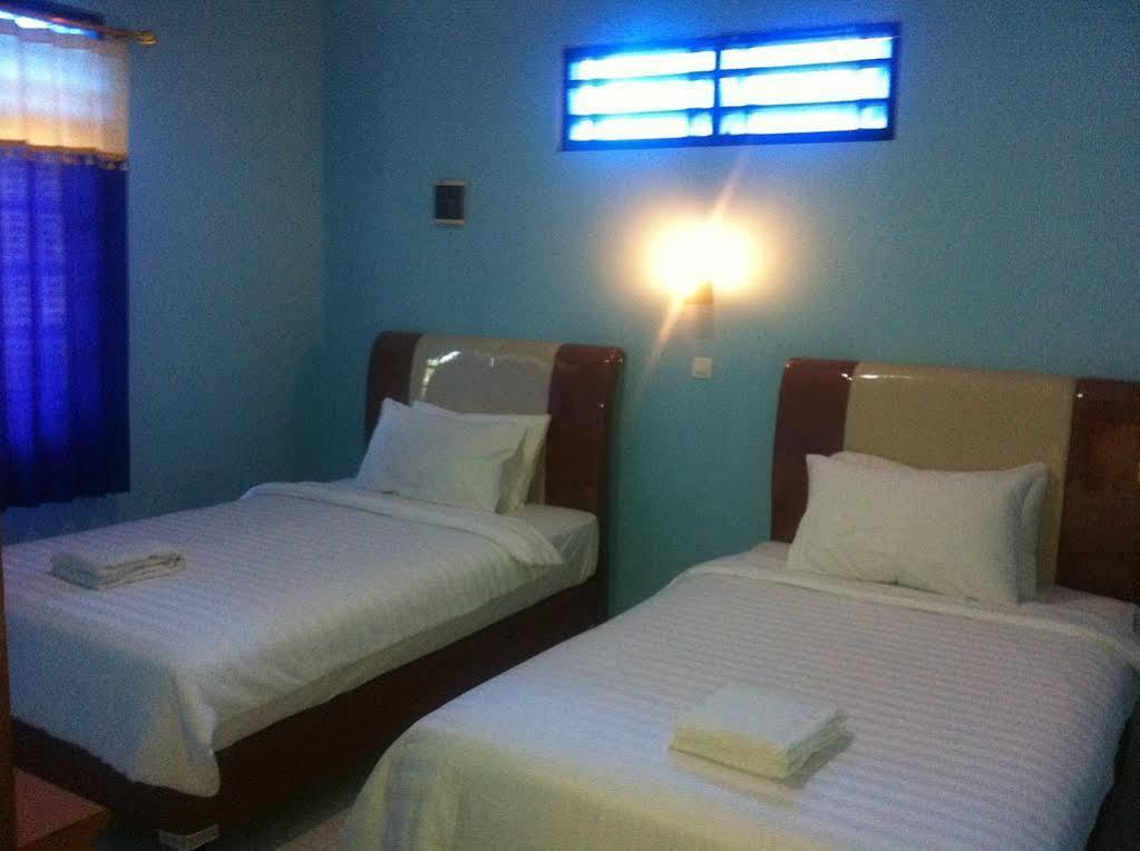 The New Orlinds Guest House Wonosari Exterior foto